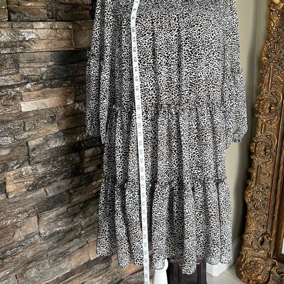 Taylor Monochrome Patterned Long Sleeve Dress - Picture 13 of 14